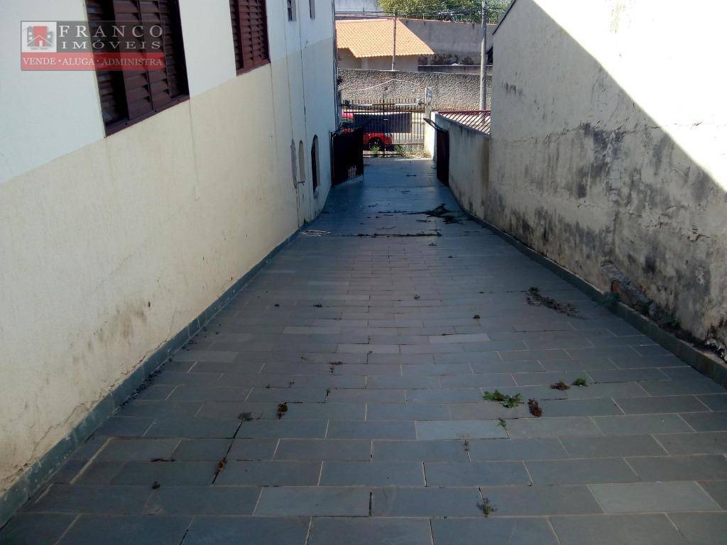 Casa, 4 quartos, 300 m² - Foto 32