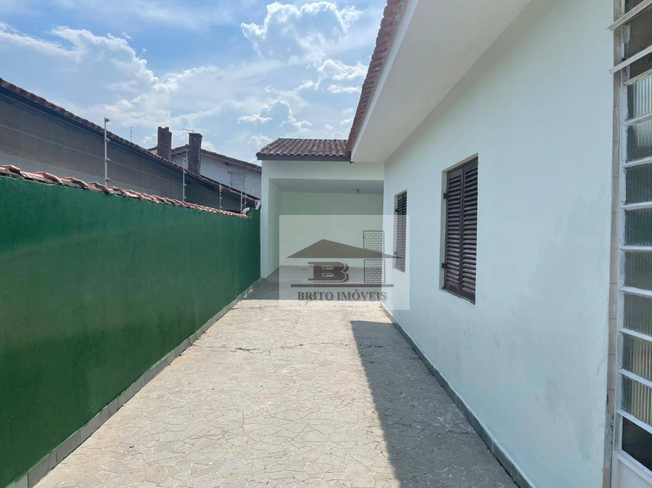 Casa à venda com 4 quartos, 194m² - Foto 2