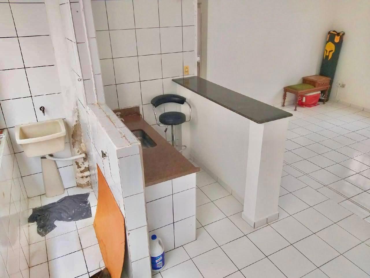 Apartamento à venda com 2 quartos, 75m² - Foto 4