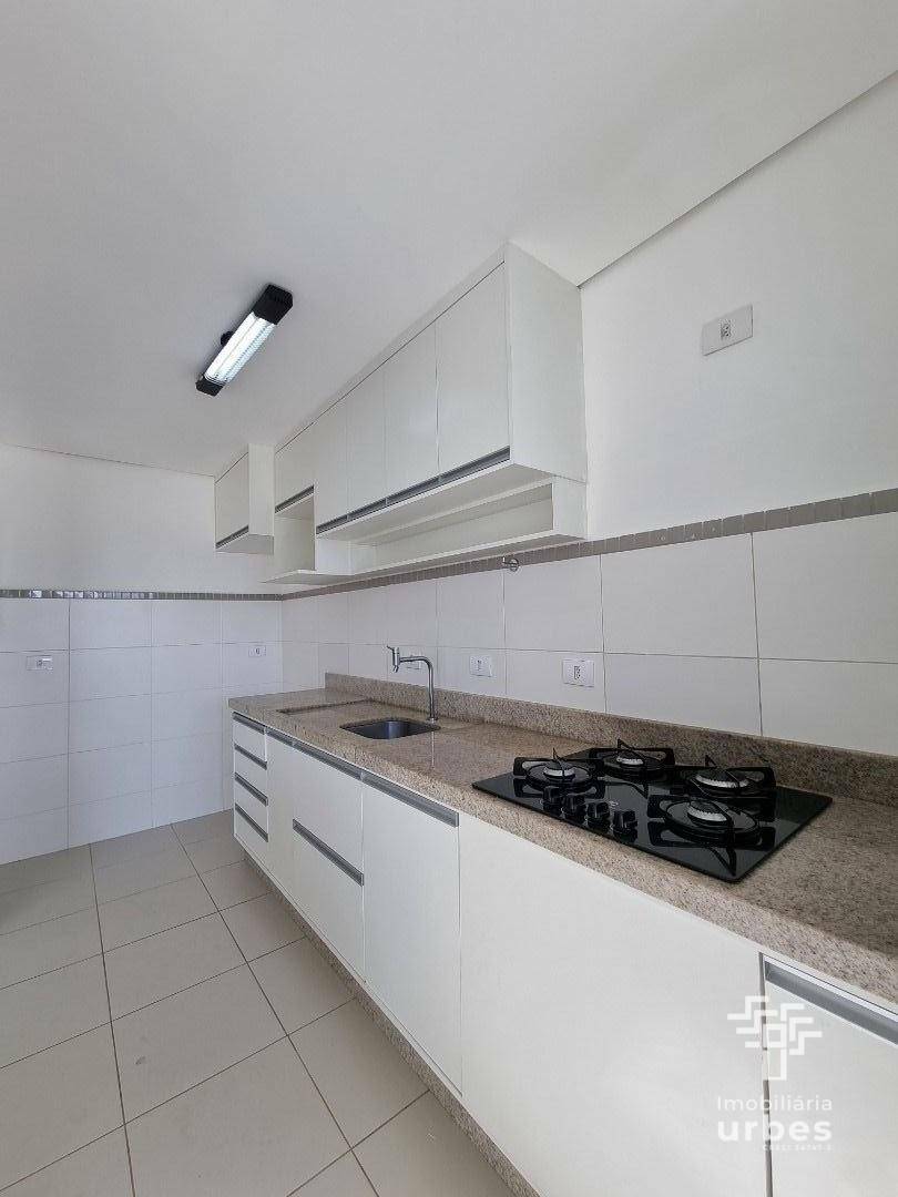 Apartamento para alugar com 3 quartos, 96m² - Foto 13