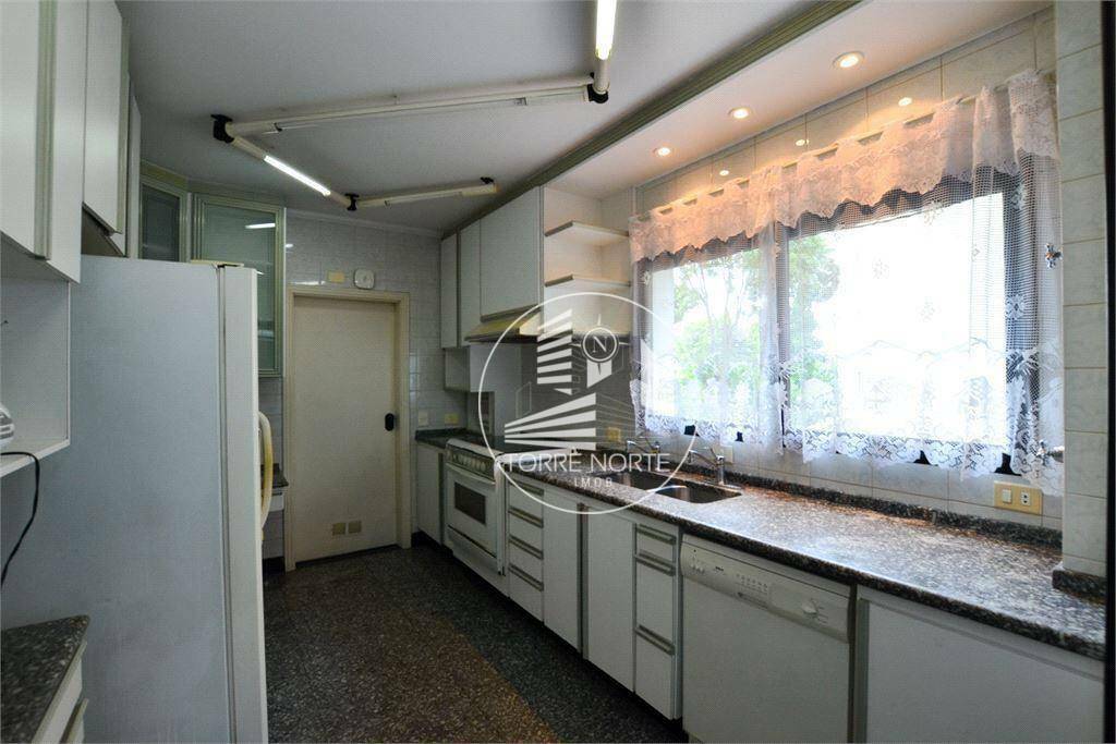 Apartamento à venda com 4 quartos, 220m² - Foto 15