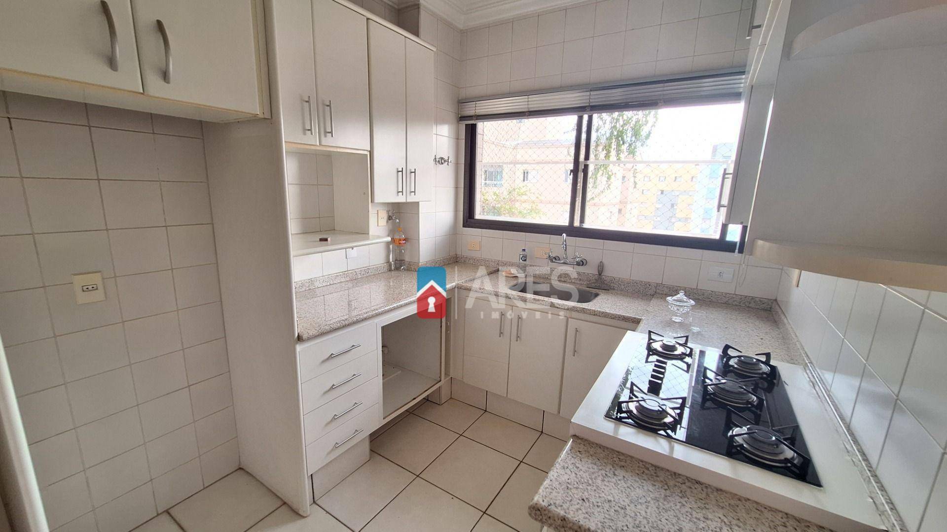 Apartamento para alugar com 3 quartos, 130m² - Foto 3