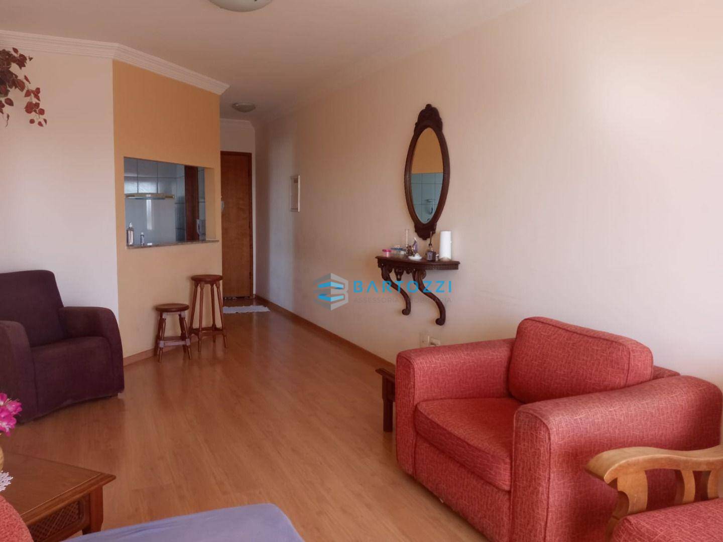 Apartamento à venda com 2 quartos, 70m² - Foto 2