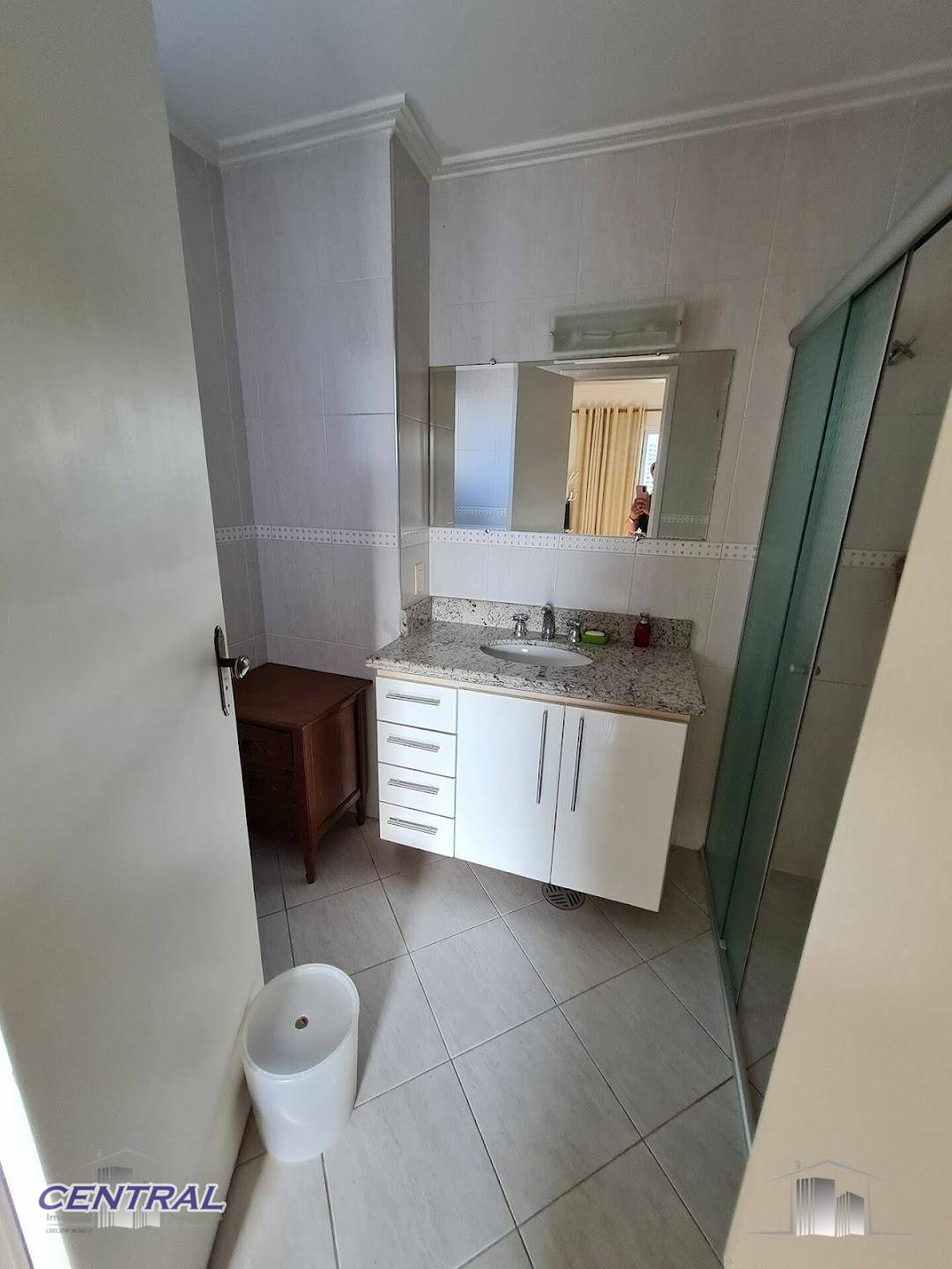 Apartamento à venda com 3 quartos, 136m² - Foto 9