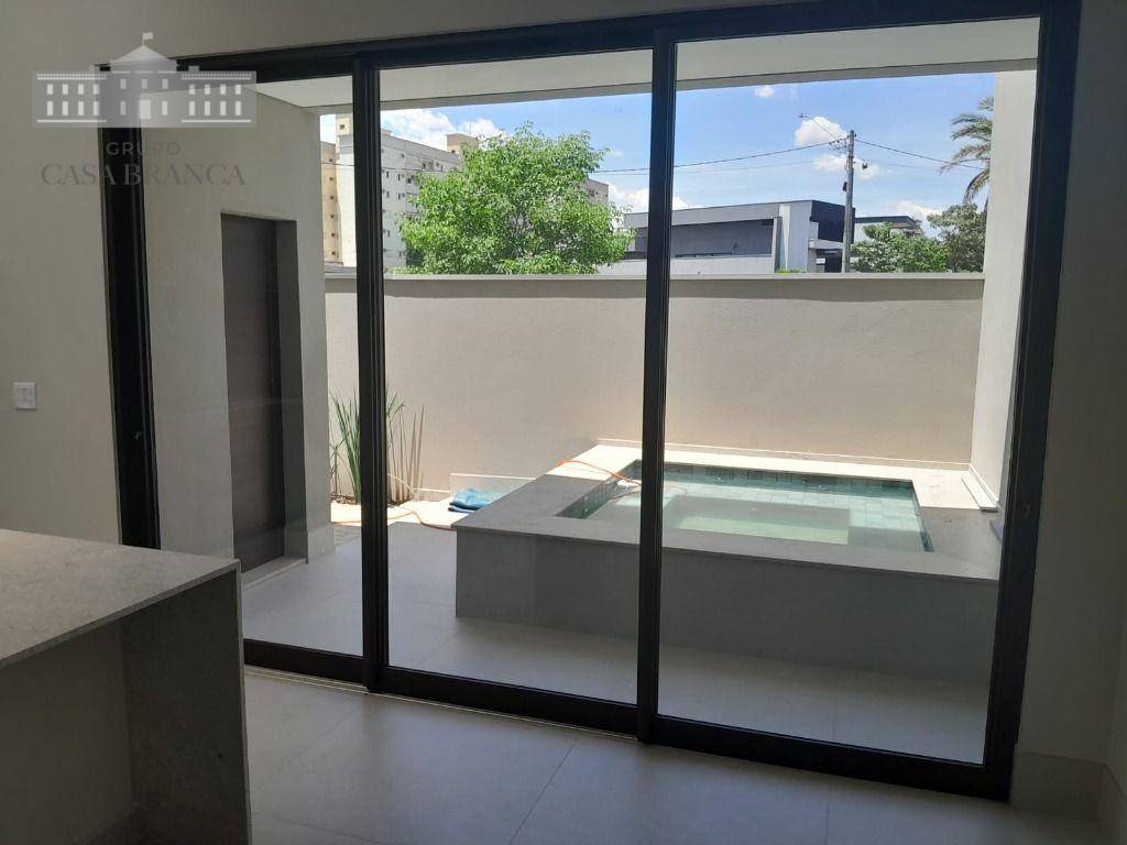 Casa de Condomínio à venda com 3 quartos, 224m² - Foto 1