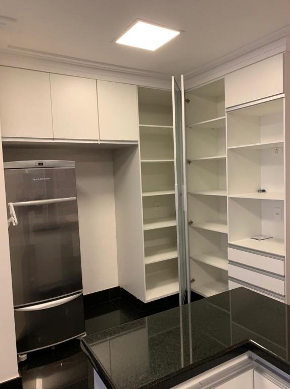 Apartamento para alugar com 4 quartos, 232m² - Foto 9