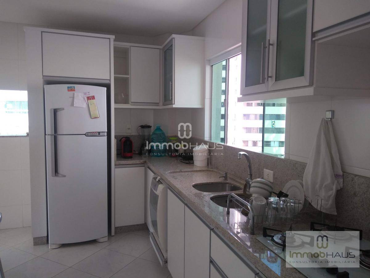 Apartamento à venda com 3 quartos, 186m² - Foto 17