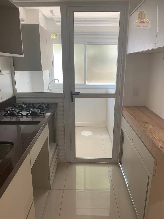 Apartamento à venda com 2 quartos, 69m² - Foto 4