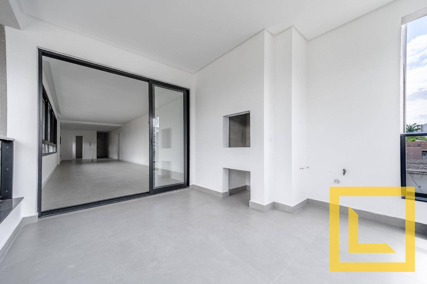 Apartamento à venda com 4 quartos, 218m² - Foto 4