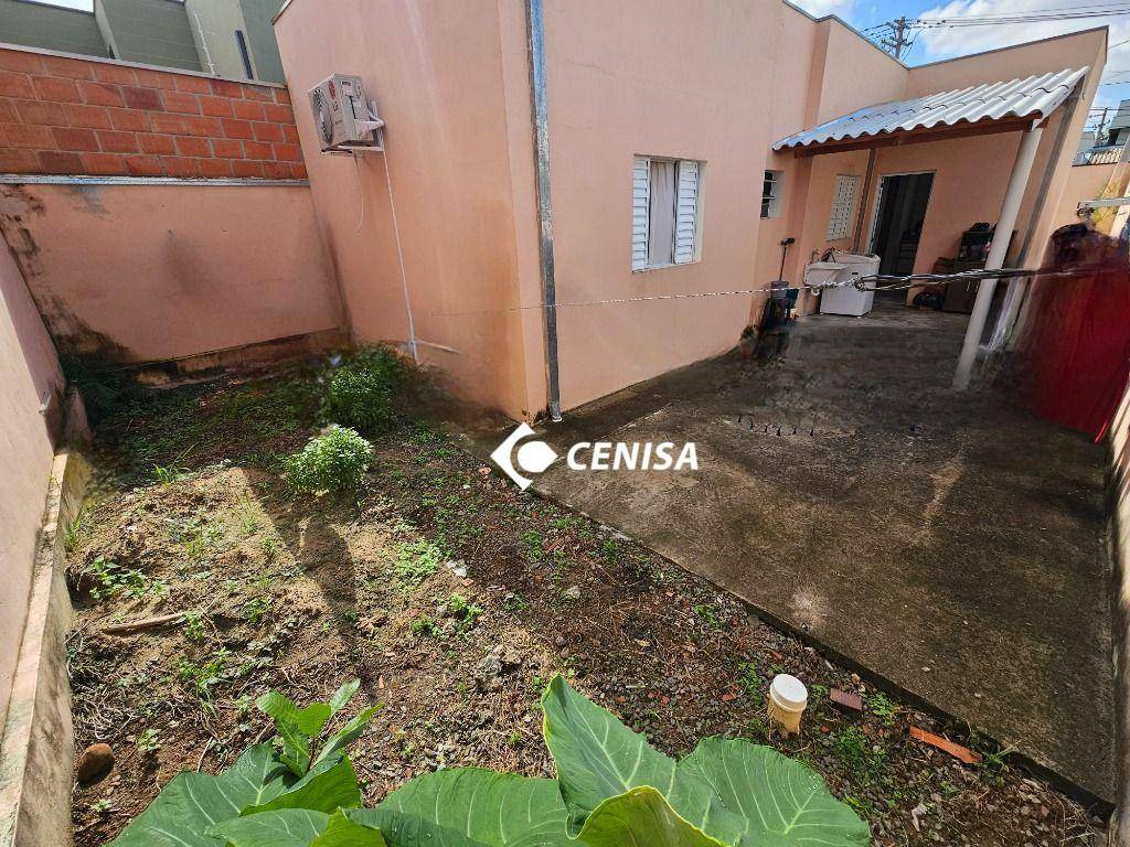 Casa à venda com 2 quartos, 68m² - Foto 11