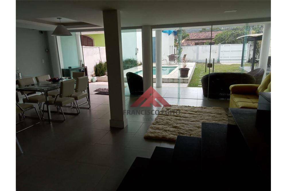 Casa à venda com 3 quartos, 235m² - Foto 9