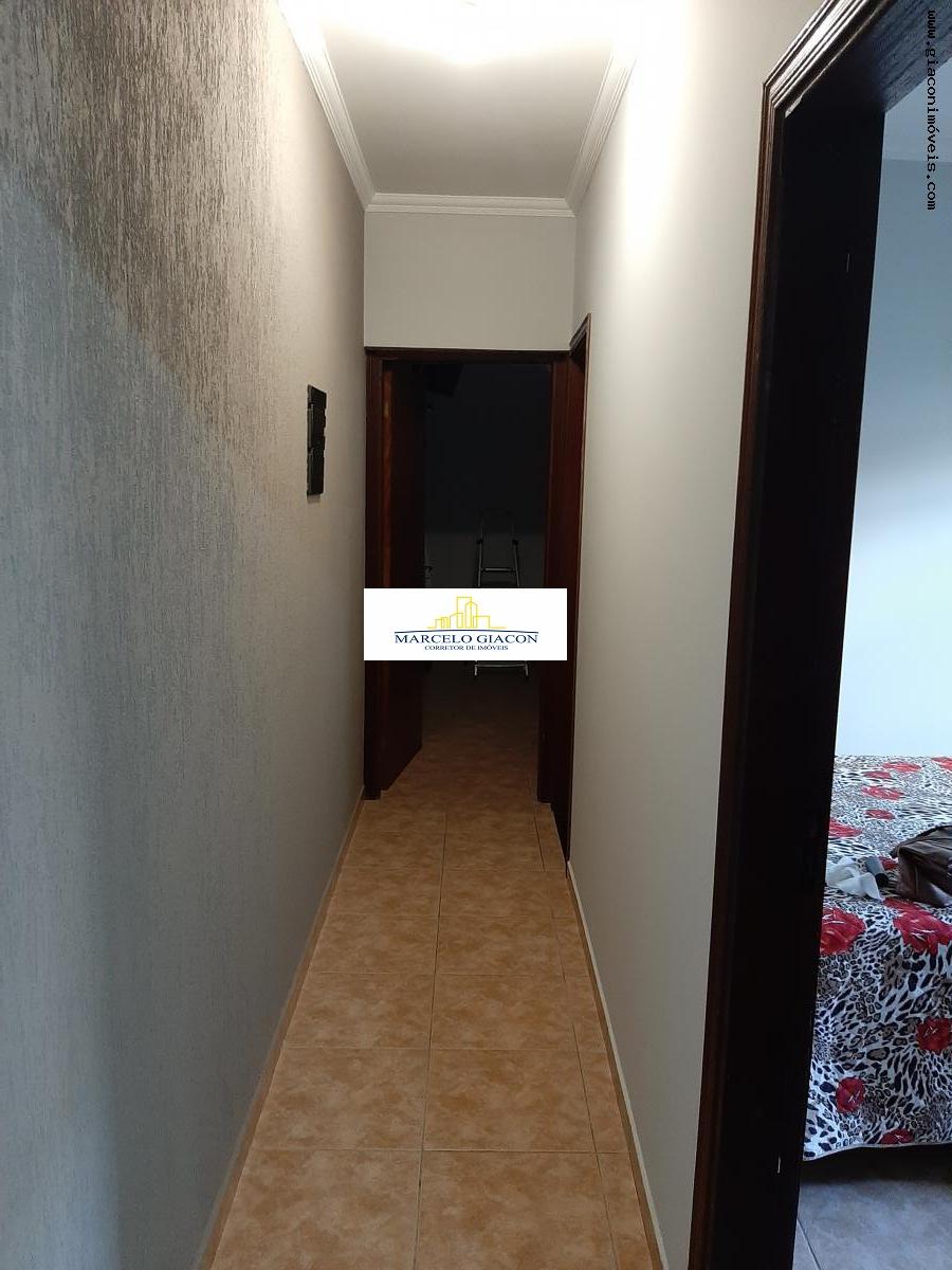 Casa à venda com 2 quartos, 120m² - Foto 3