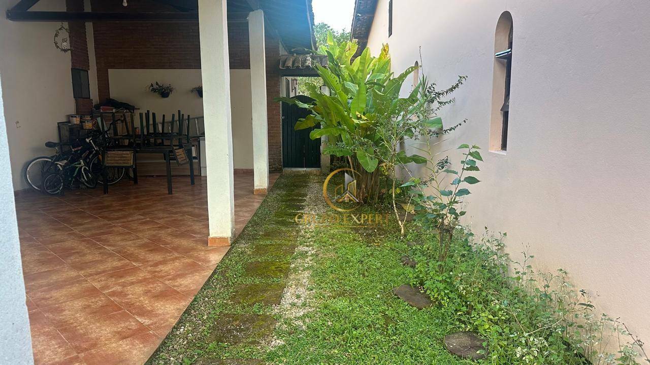 Casa de Condomínio à venda com 4 quartos, 215m² - Foto 6