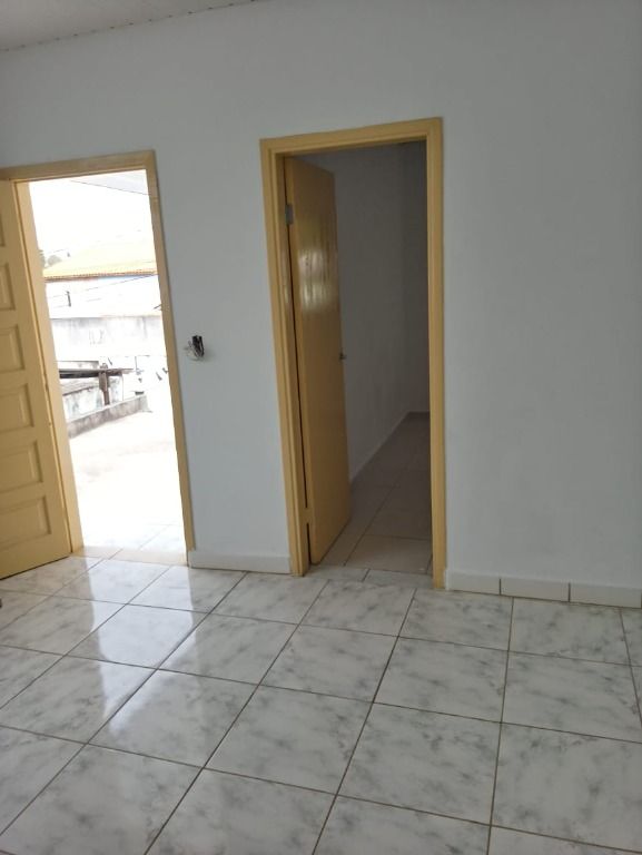 Casa à venda com 5 quartos, 240m² - Foto 12