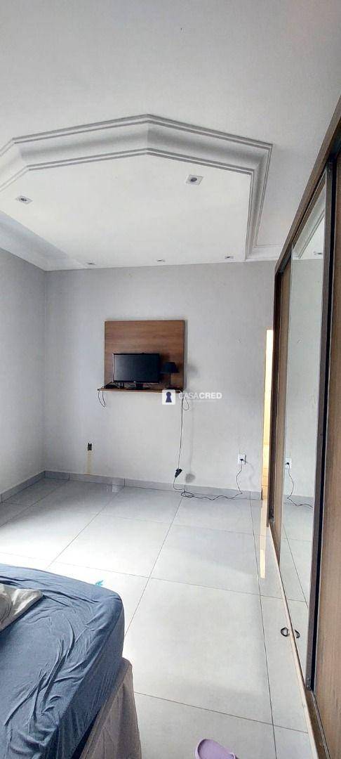 Casa à venda com 4 quartos, 212m² - Foto 14