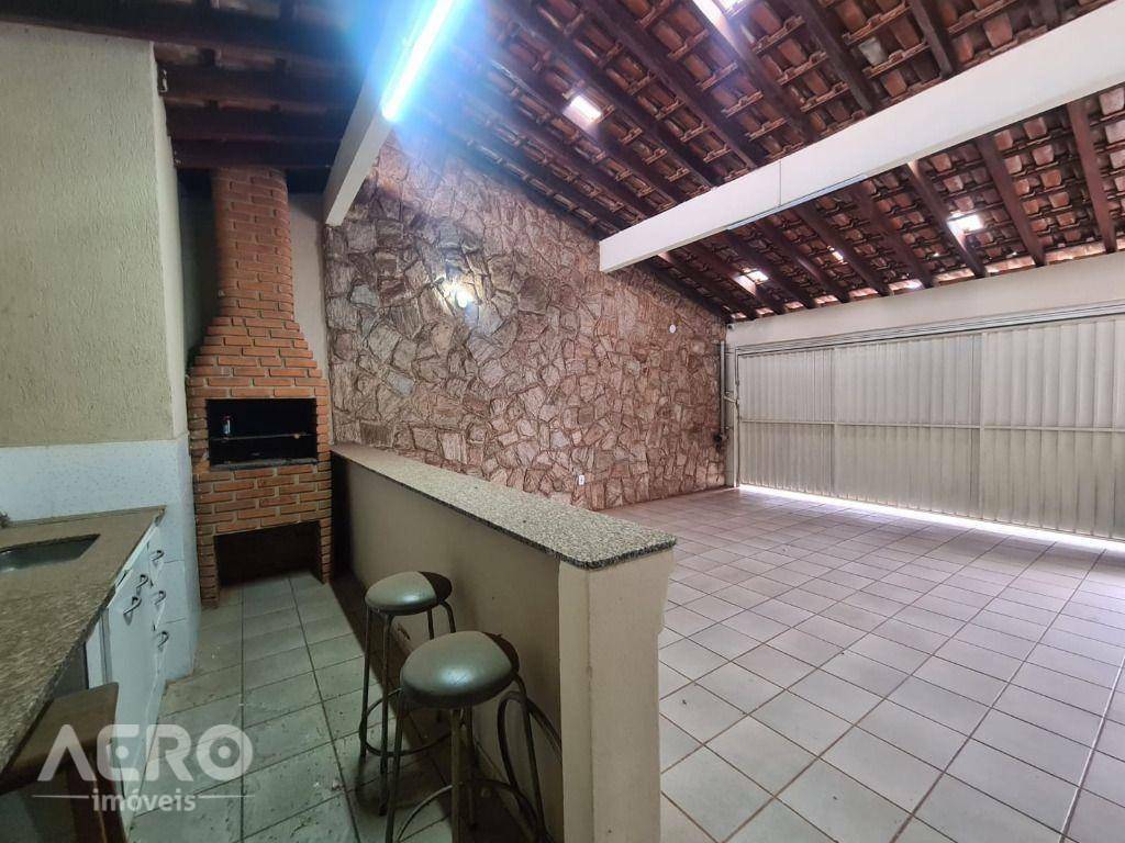 Casa à venda com 4 quartos, 220m² - Foto 25