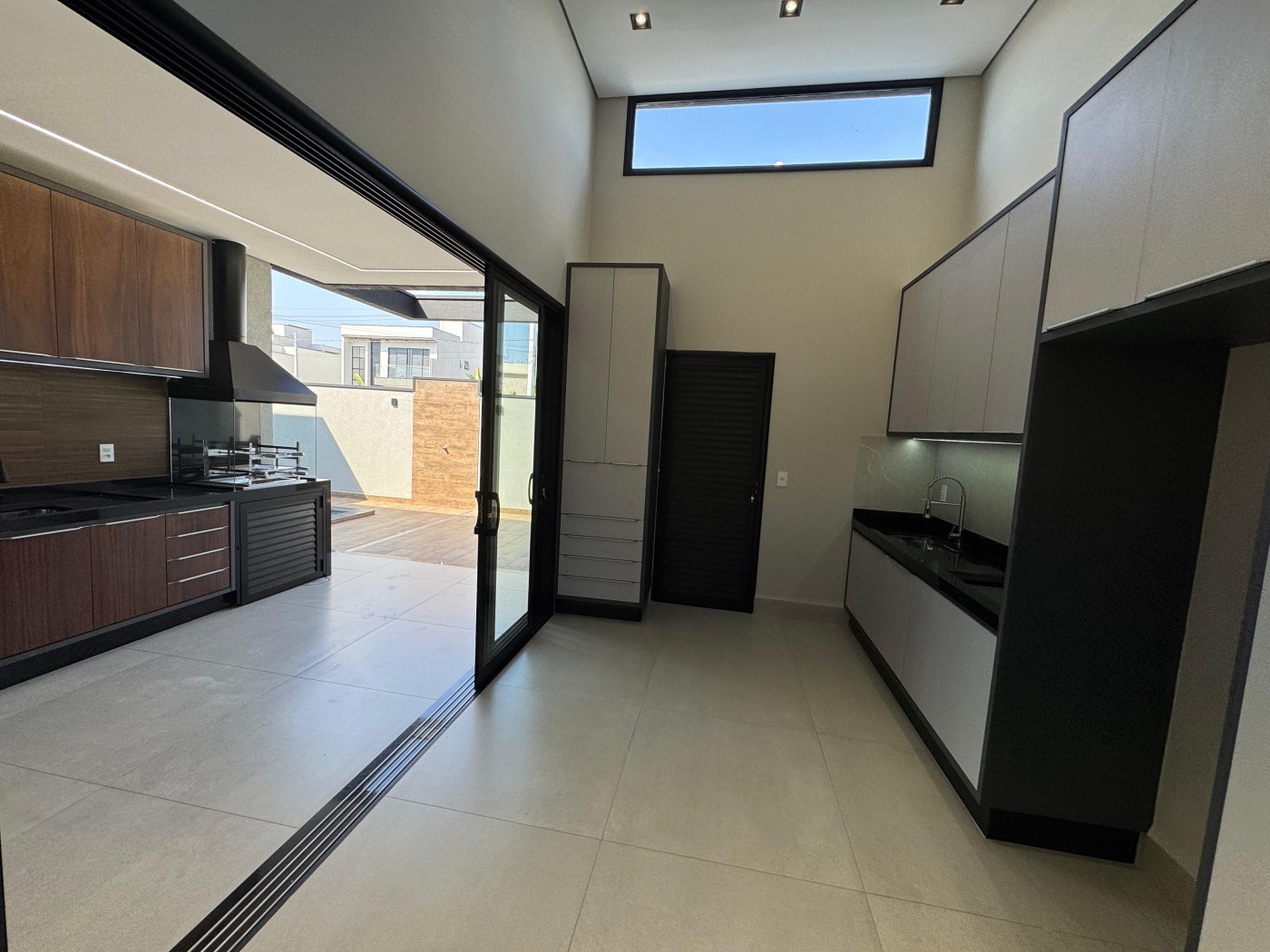 Casa de Condomínio à venda com 3 quartos, 161m² - Foto 4