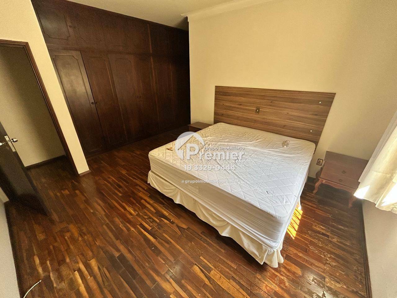 Casa para alugar com 3 quartos, 300m² - Foto 44