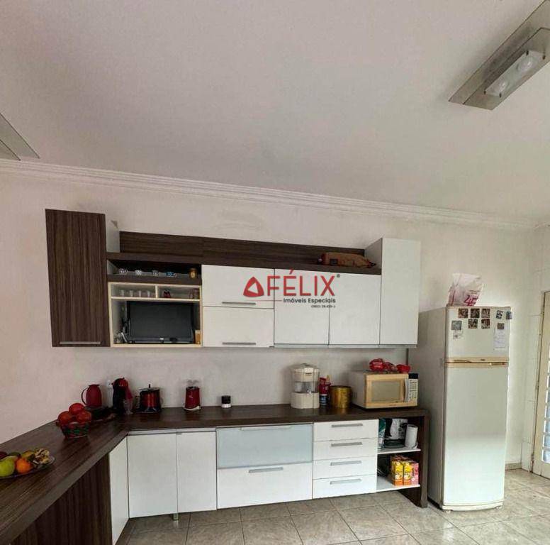 Casa, 3 quartos, 140 m² - Foto 3