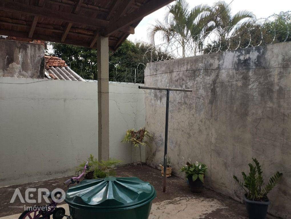 Casa à venda com 2 quartos, 111m² - Foto 8