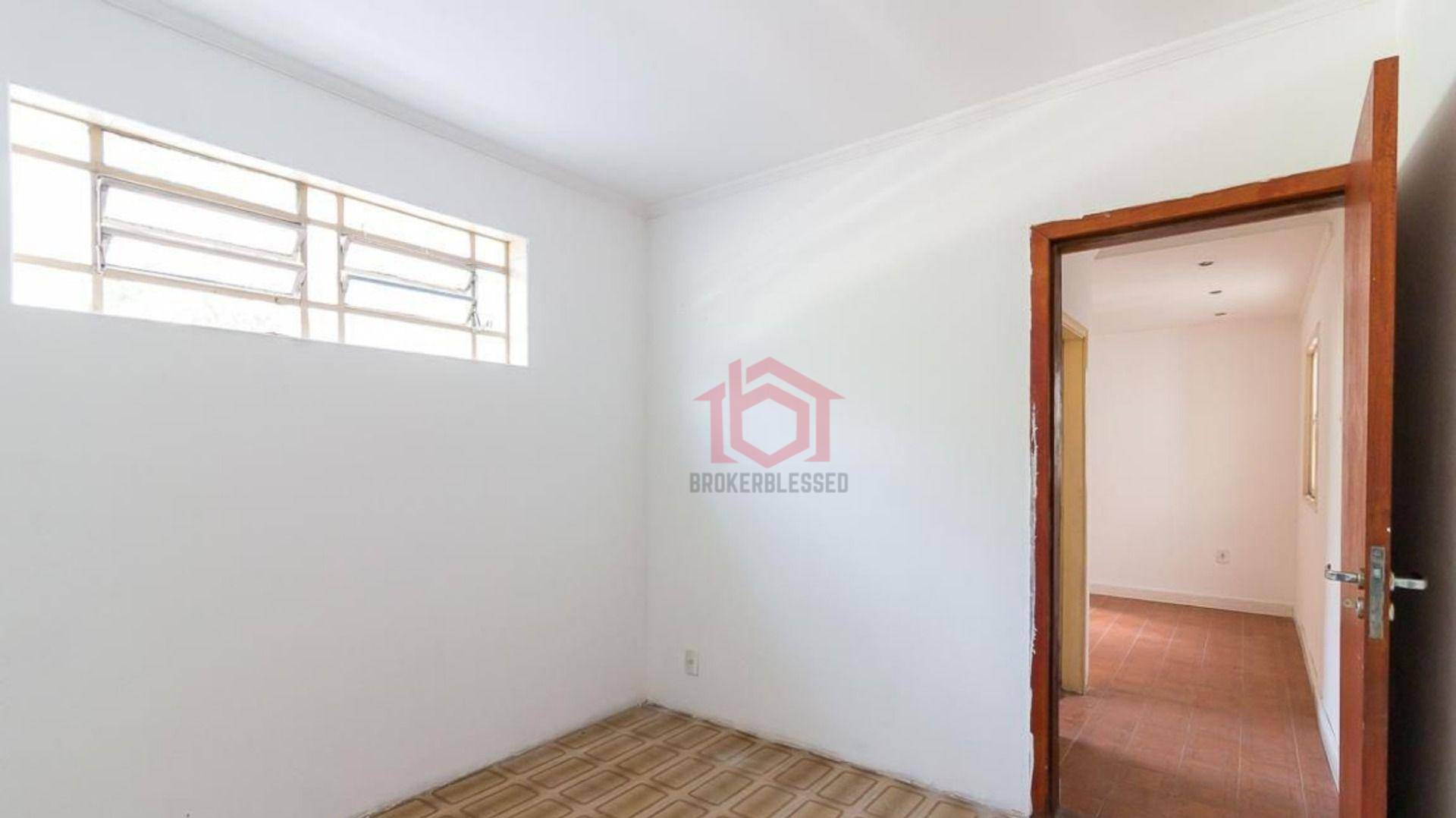 Casa à venda com 6 quartos, 200m² - Foto 5