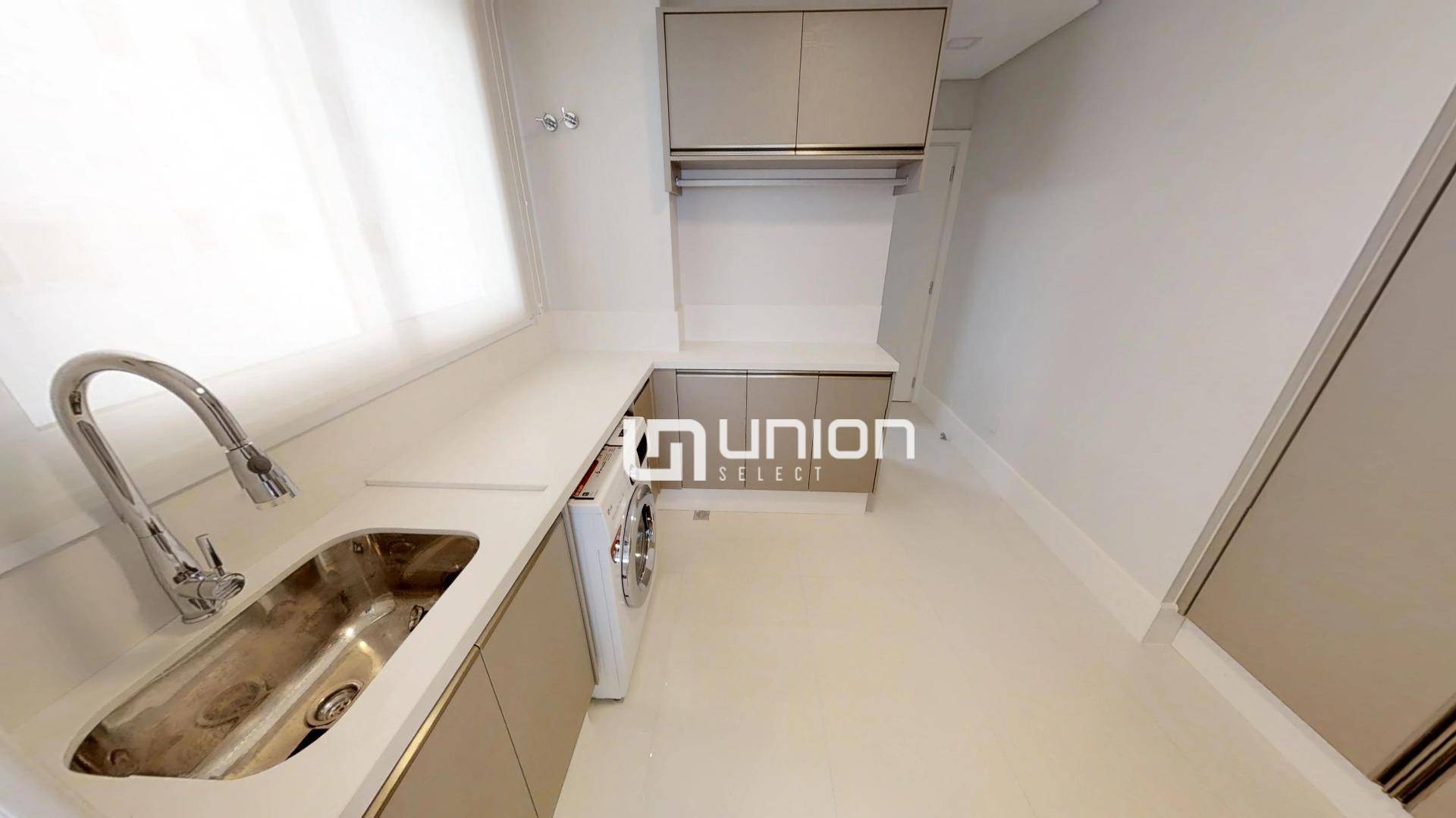 Apartamento à venda com 4 quartos, 237m² - Foto 6