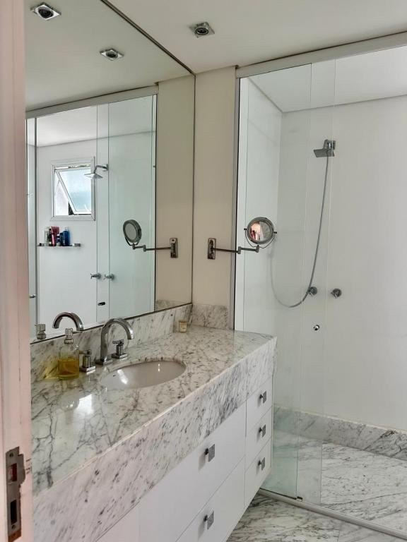 Apartamento para alugar com 2 quartos, 155m² - Foto 12