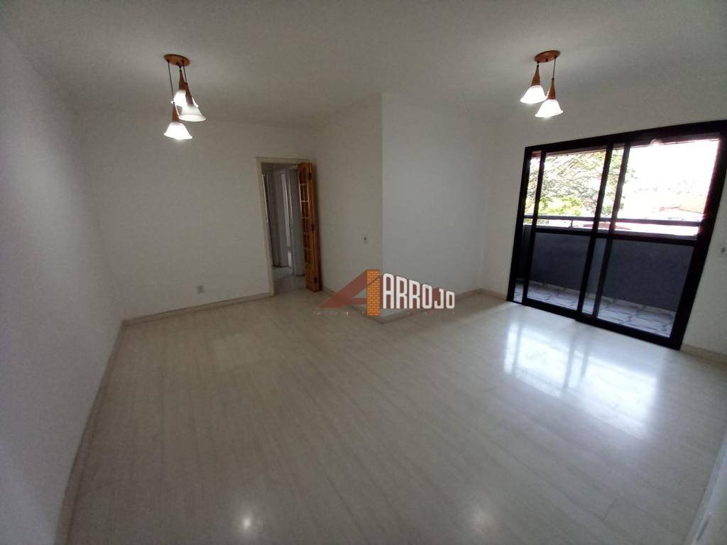 Apartamento à venda com 3 quartos, 70m² - Foto 1