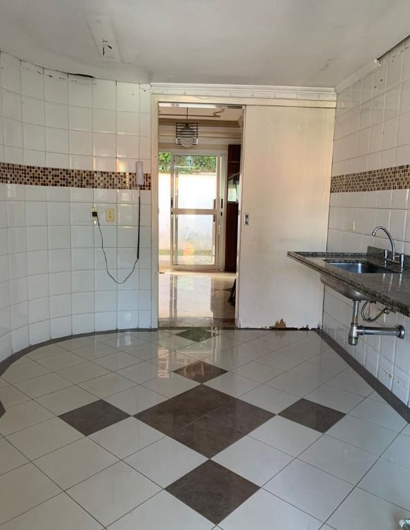 Casa de Condomínio à venda com 3 quartos, 220m² - Foto 8