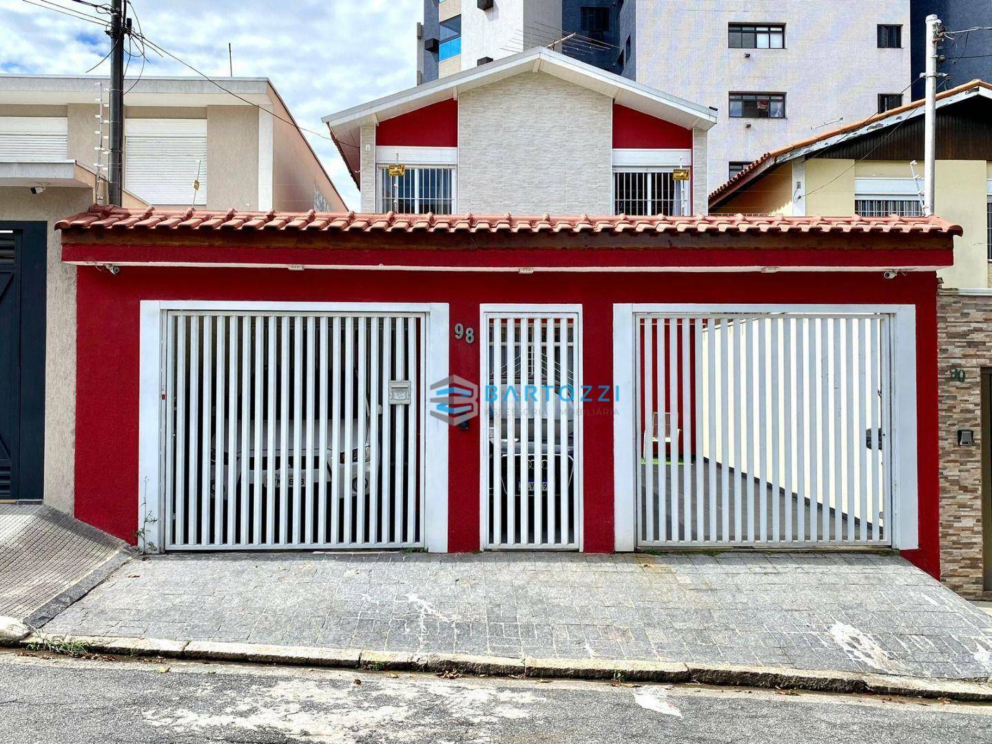 Sobrado à venda com 5 quartos, 262m² - Foto 1