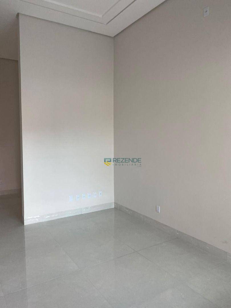 Casa à venda com 3 quartos, 100m² - Foto 3