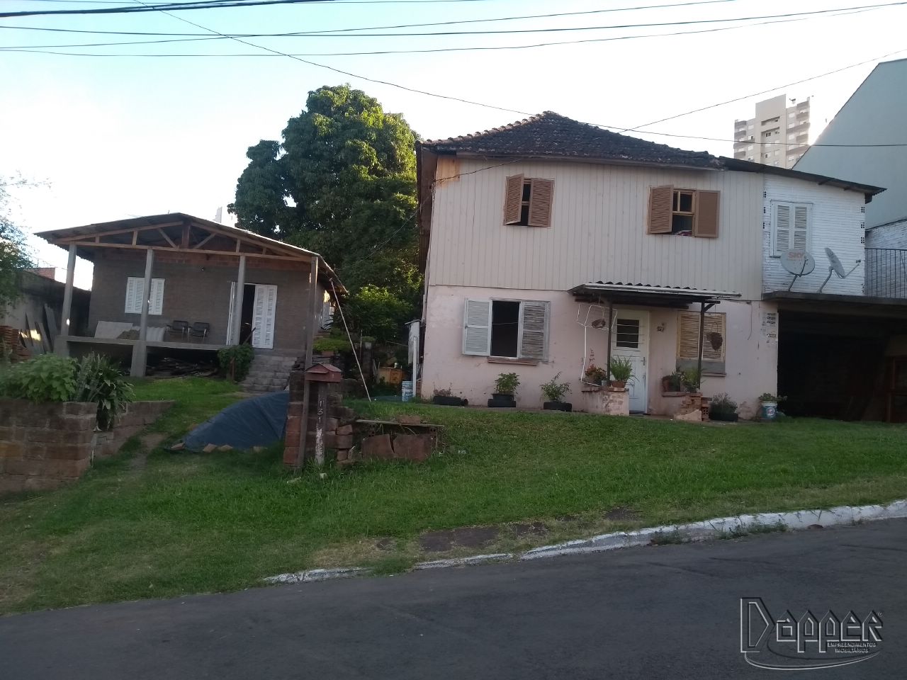 Casa à venda com 4 quartos, 200m² - Foto 1