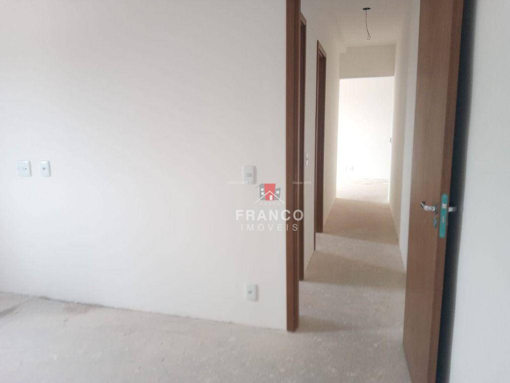 Apartamento à venda com 2 quartos, 67m² - Foto 3