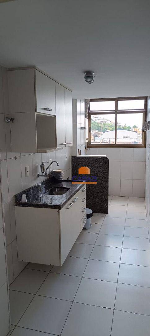 Apartamento à venda com 3 quartos, 67m² - Foto 2