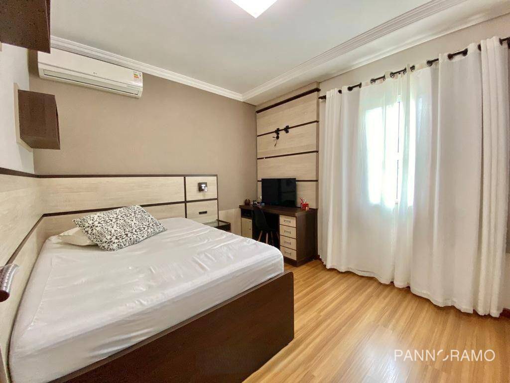 Casa à venda com 3 quartos, 200m² - Foto 2