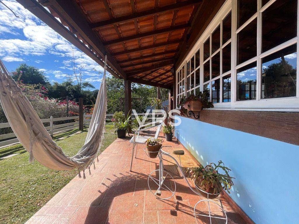 Casa à venda com 5 quartos, 220m² - Foto 9