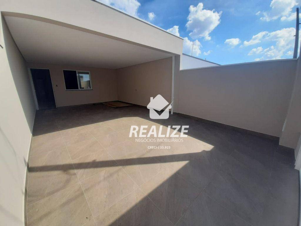 Casa à venda com 2 quartos, 125m² - Foto 1