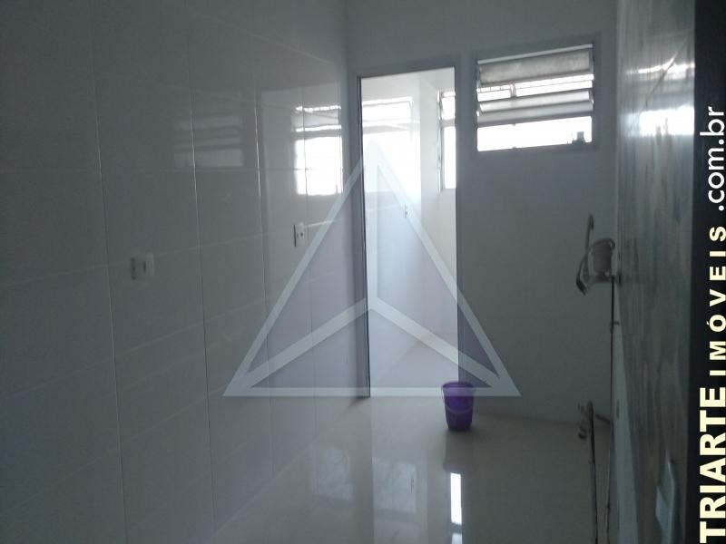 Apartamento à venda com 2 quartos, 68m² - Foto 3