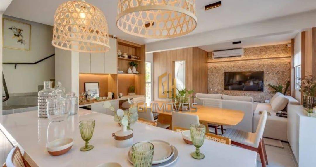 Sobrado à venda com 4 quartos, 150m² - Foto 1