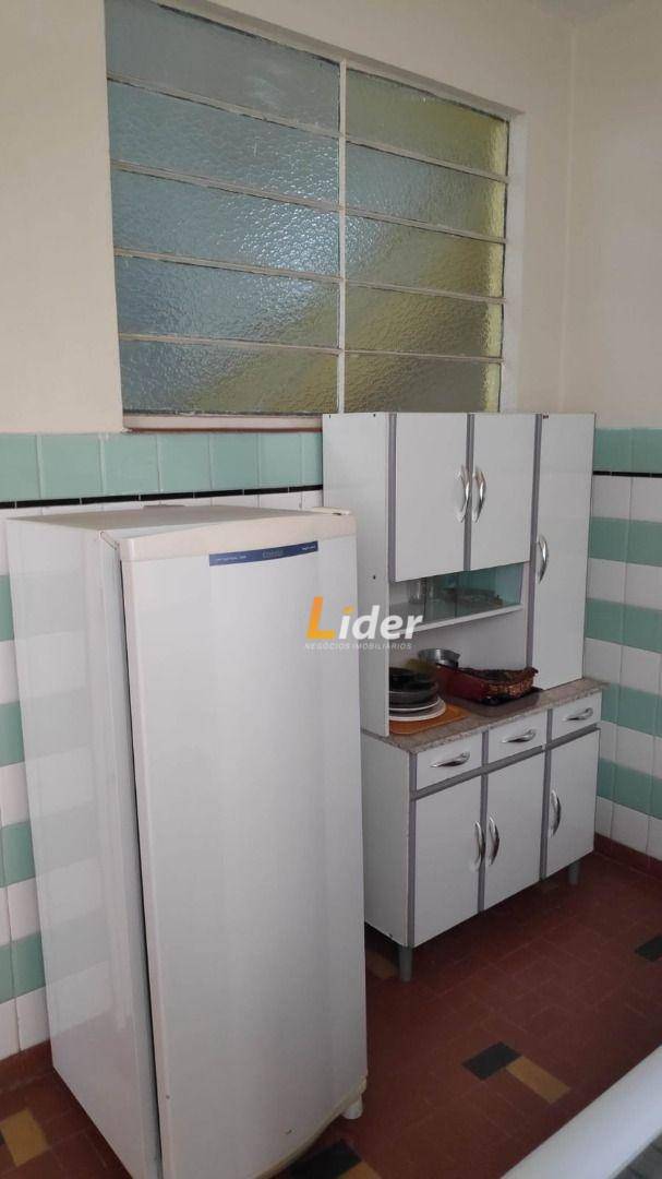 Apartamento para alugar com 2 quartos, 70m² - Foto 13