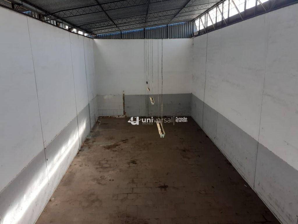 Depósito-Galpão-Armazém para alugar, 220m² - Foto 2