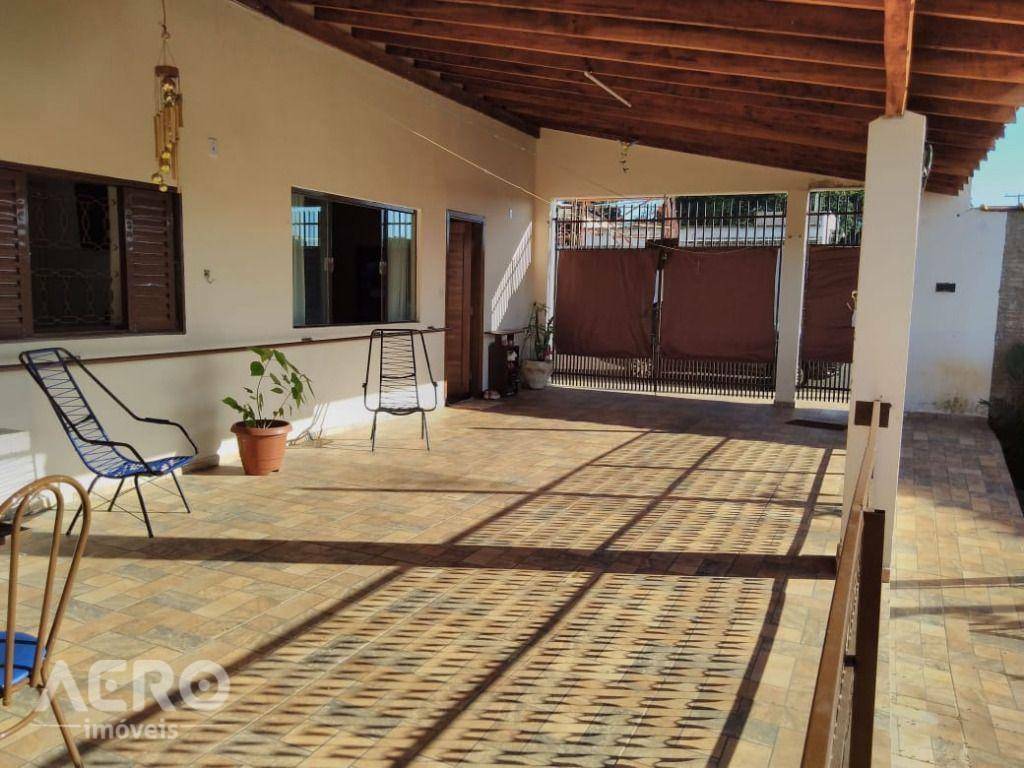 Casa à venda com 3 quartos, 130m² - Foto 2