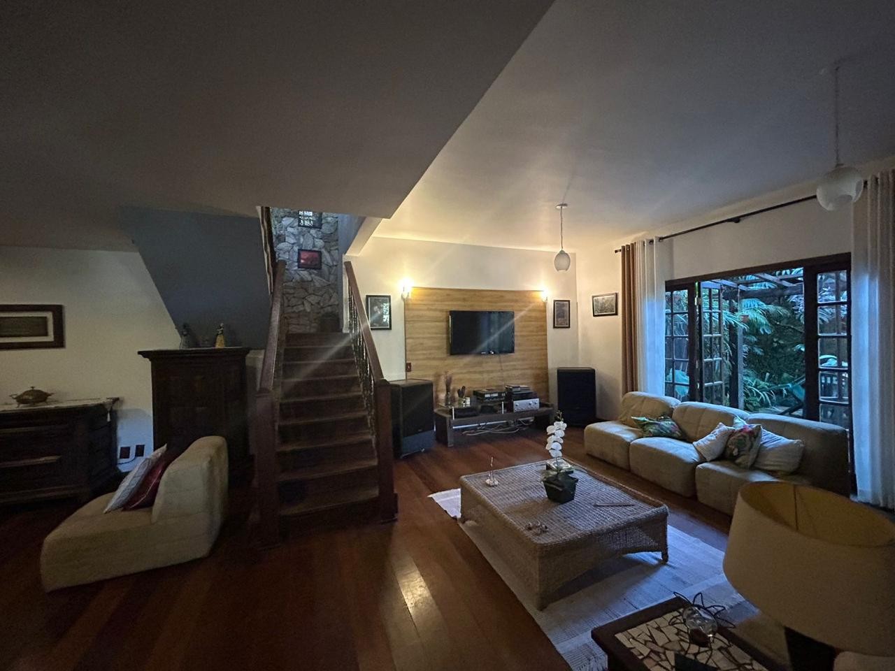 Casa para alugar com 4 quartos, 300m² - Foto 27