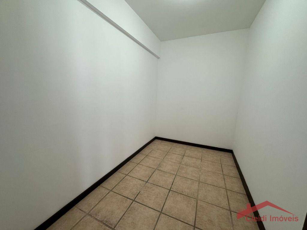 Apartamento para alugar com 3 quartos, 122m² - Foto 18