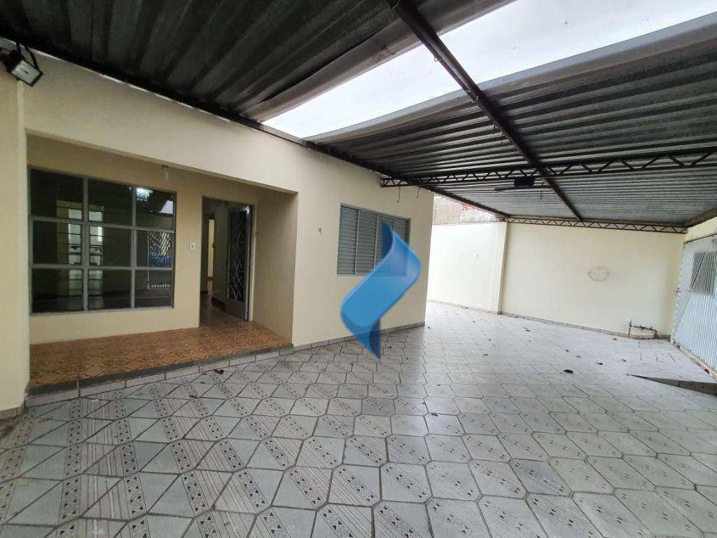 Casa à venda com 3 quartos, 169m² - Foto 2