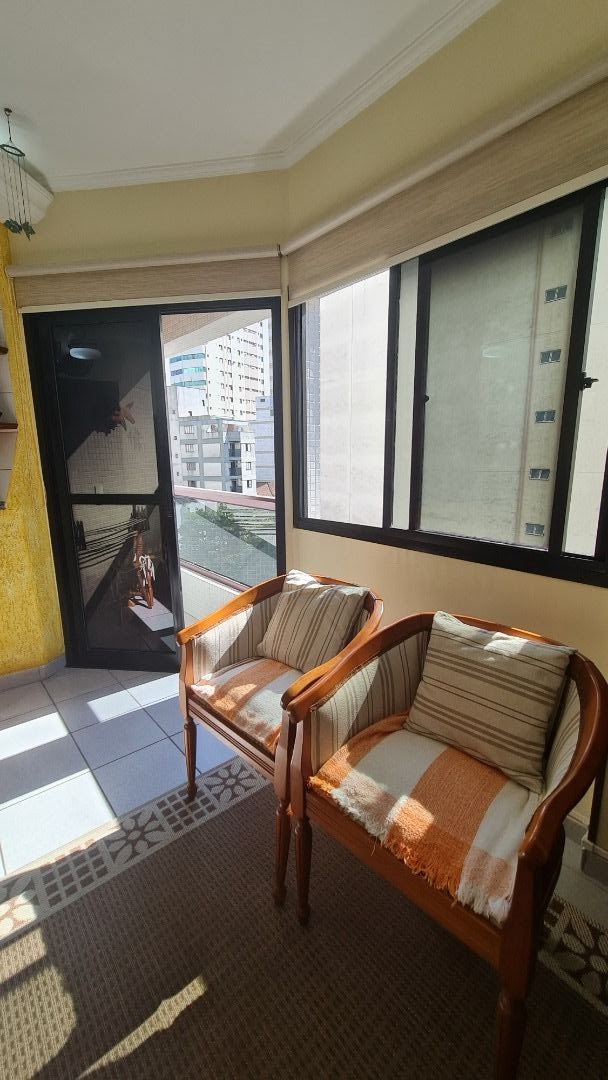 Apartamento à venda com 2 quartos, 70m² - Foto 9