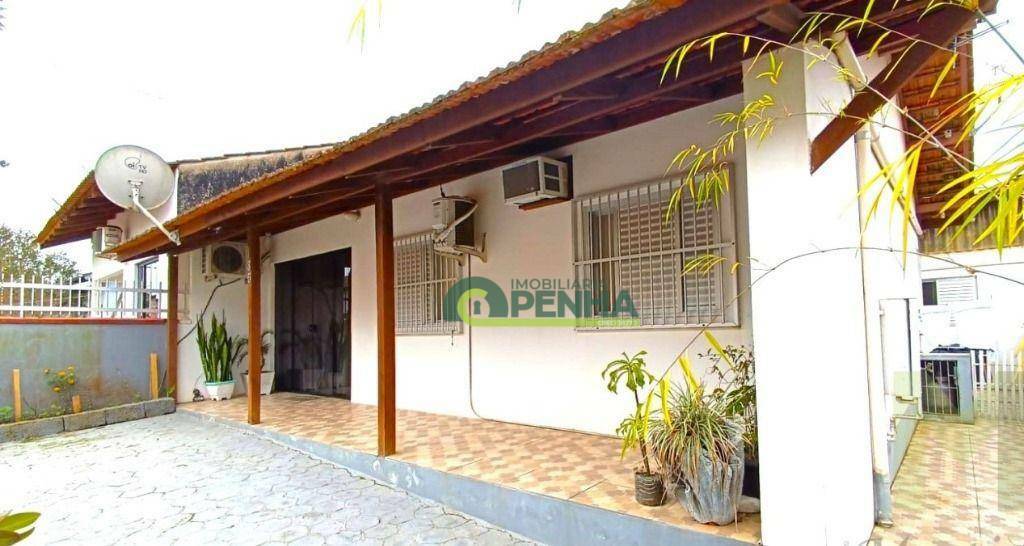 Casa à venda com 3 quartos, 100m² - Foto 1