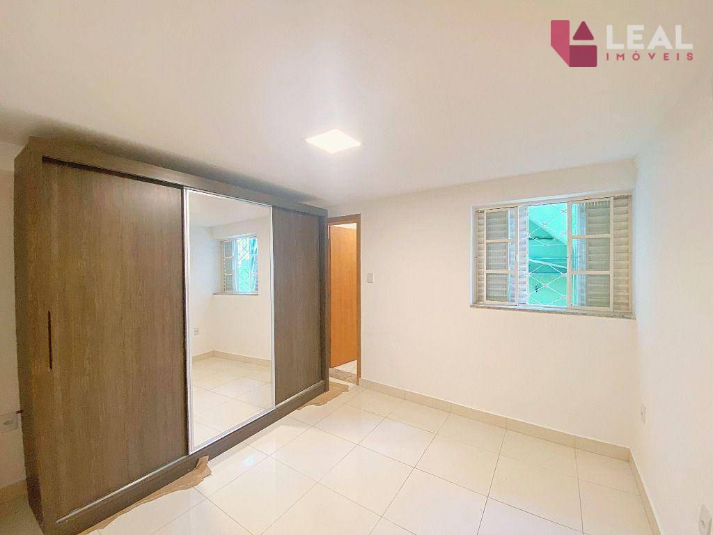 Casa para alugar com 2 quartos, 90m² - Foto 12