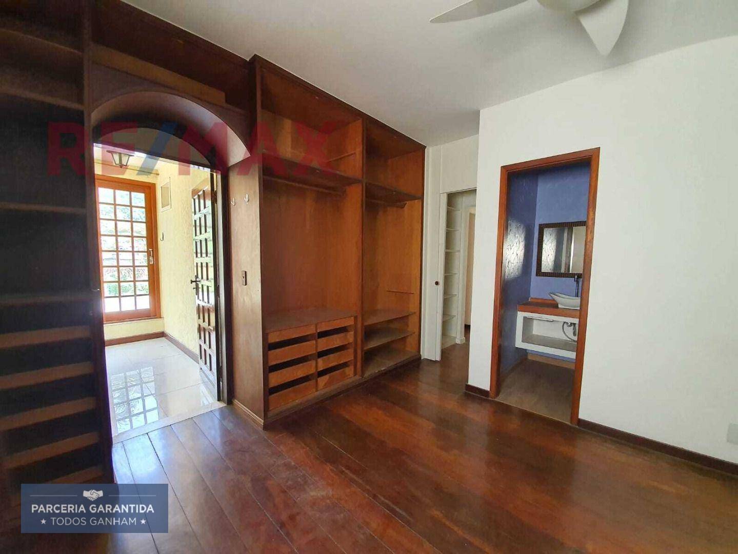 Casa à venda com 3 quartos, 180m² - Foto 14