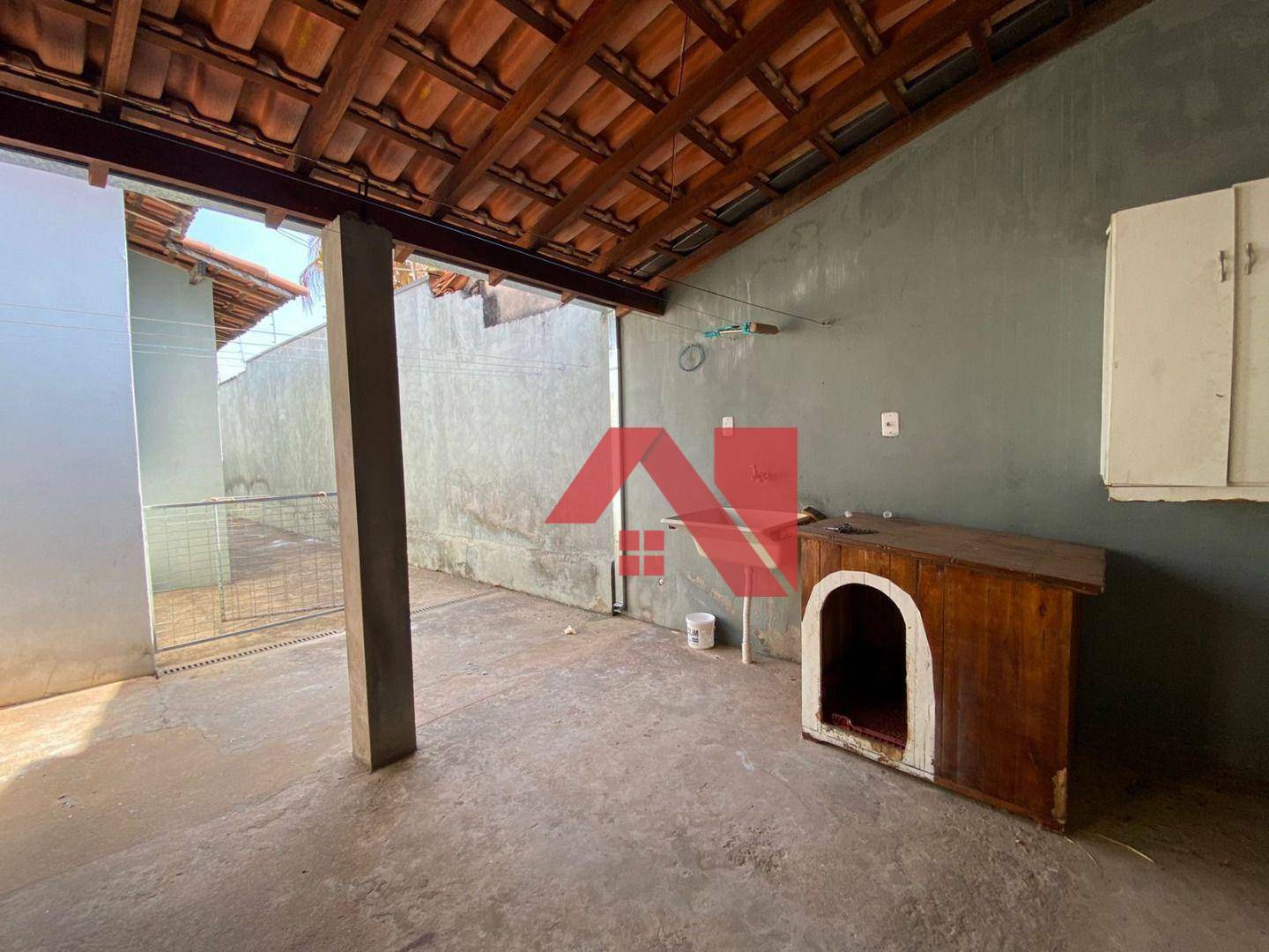 Casa à venda com 2 quartos, 145m² - Foto 4